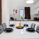 Brand New Luxury 2br 2ba Fully Ac