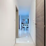 Brand New Luxury 2br 2ba Fully Ac 아파트 *