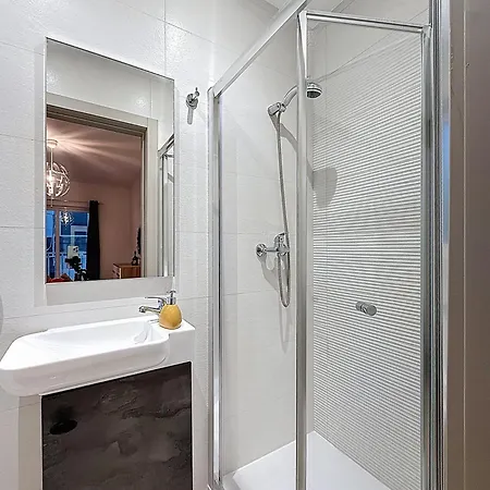 아파트 Brand New Luxury 2br 2ba Fully Ac *
